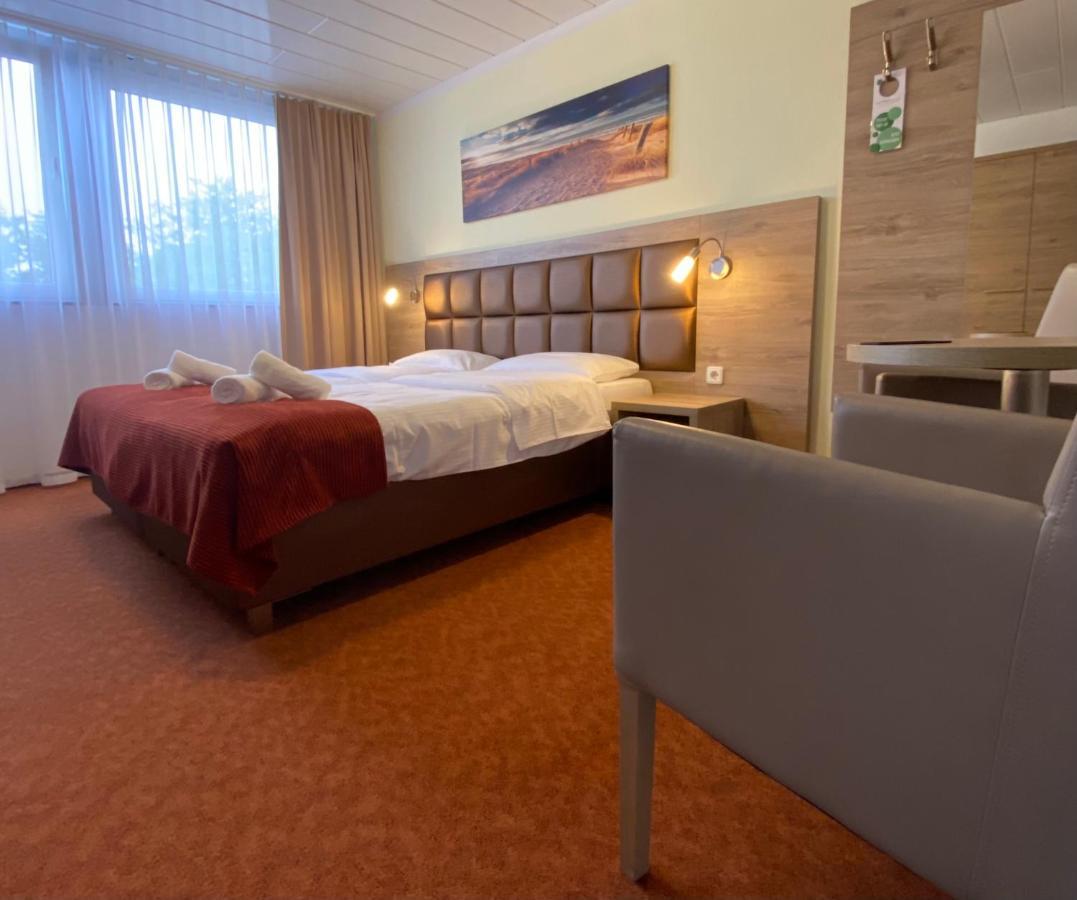 Strand Hotel Nordsee, Hotel Deichlaeufer 토센스 외부 사진